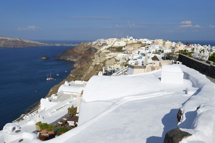 Grèce, Les Cyclades, mer Égée, île de Santorin (Thira ou Théra), le village de Oia qui surplombe la Caldera
