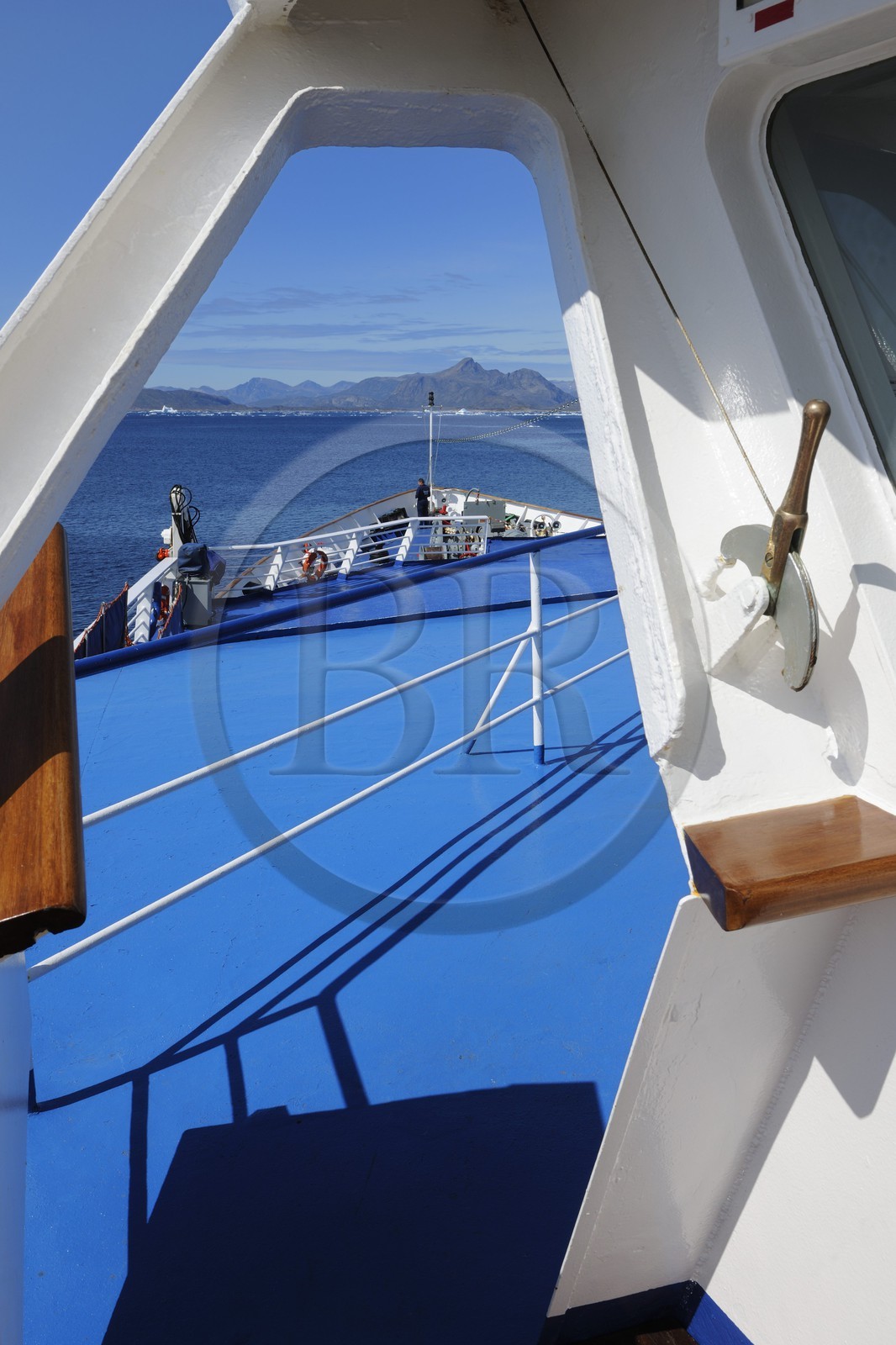 Groenland, région méridionale, le bateau de croisière le Princess Danané croise des icebergs au large de Nanortalik