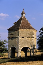 France, Gers (32), pigeonnier du château de Latour à Miramont-Latour