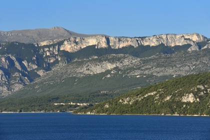 France, Var (83) et Alpes-de-Haute-Provence (04), Parc Naturel Régional du Verdon, lac de Sainte Croix, Les Salles-sur-Verdon