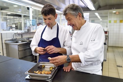 France, Haute-Loire (43), Saint-Bonnet-le-Froid, Restaurant 3 étoiles Régis et Jacques Marcon, Jacques (le fils) et Régis (le père) Marcon