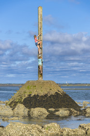 France, Vendee, Noirmoutier island, Barbatre, children climbing on one of the shelters from the Passage du Gois at rising tide, submersible causeway that connects the island to the mainland at low tide