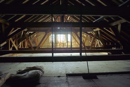 France, Bas-Rhin (67), Strasbourg, vieille ville classée au Patrimoine Mondial de l'UNESCO, la cathédrale Notre-Dame, charpente des combles du transept sud