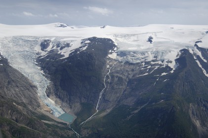 Norway, Sogn og Fjordane, Jostedalsbreen and Briksdalbreen glacier (aerial view)