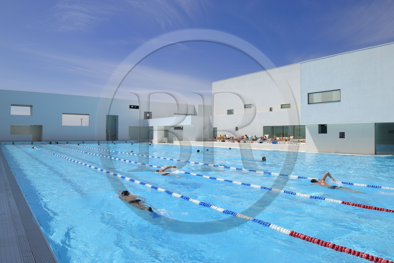 France, Seine-Maritime (76), Le Havre, la piscine les Bains des Docks crée par l'architecte Jean Nouvel