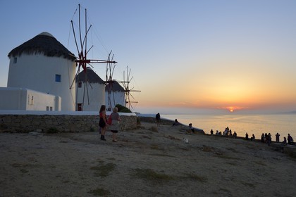 Grèce, Les Cyclades, mer Égée, île de Mykonos, Chora (Mykonos town), les cinq moulins (Kato Mili)
