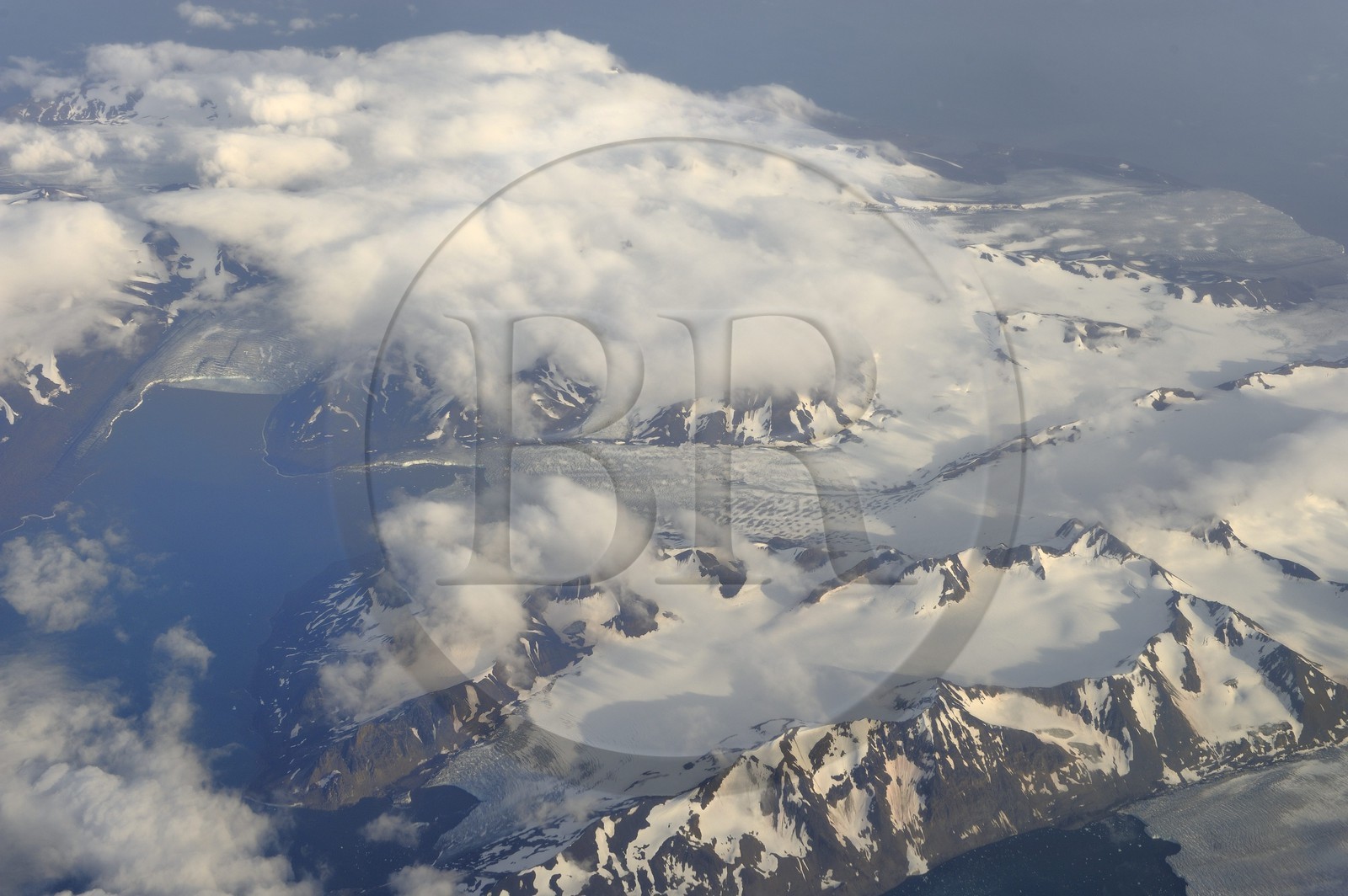 Norvège, Svalbard, glacier de la région sud du Spitzberg (vue aérienne)