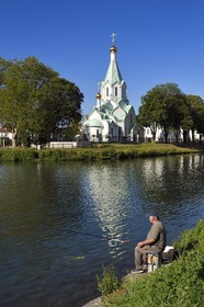 France, Bas-Rhin (67), Strasbourg, Quartier des Quinze, l’église orthodoxe de Tous-les-Saints au bord du canal de la Marne au Rhin