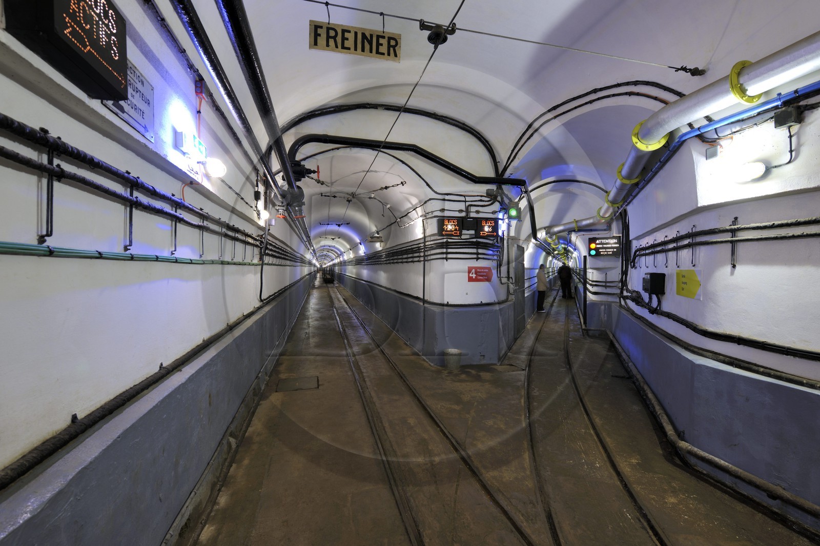 France, Bas-Rhin (67), Hunspach, la Ligne Maginot, le fort de Schoenenbourg, bifurcation de la galerie souterraine principale faisant plus d'1km