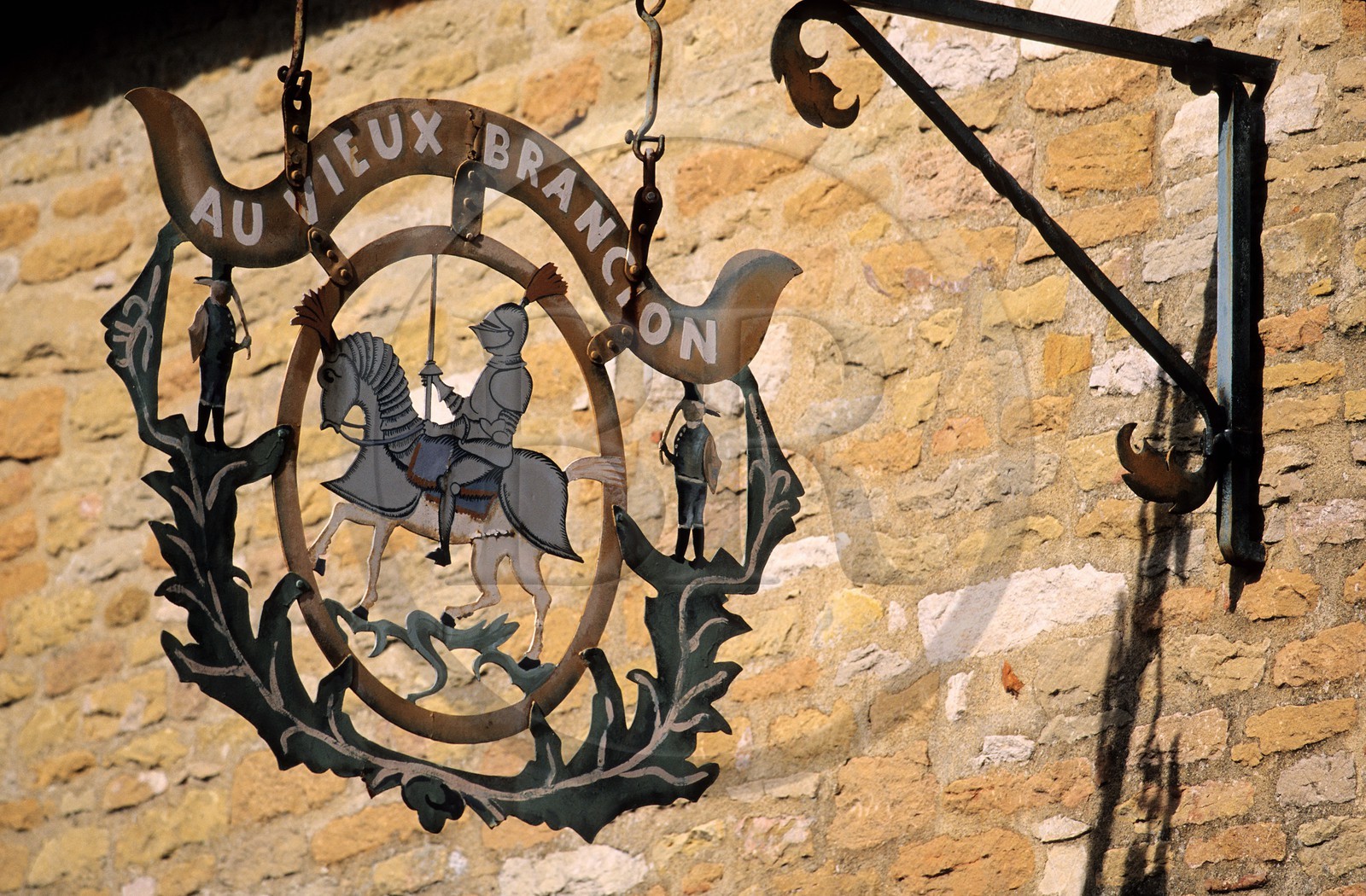 France, Saône-et-Loire (71), Mâconnais, Briançon, enseigne de l'auberge du vieux Briançon