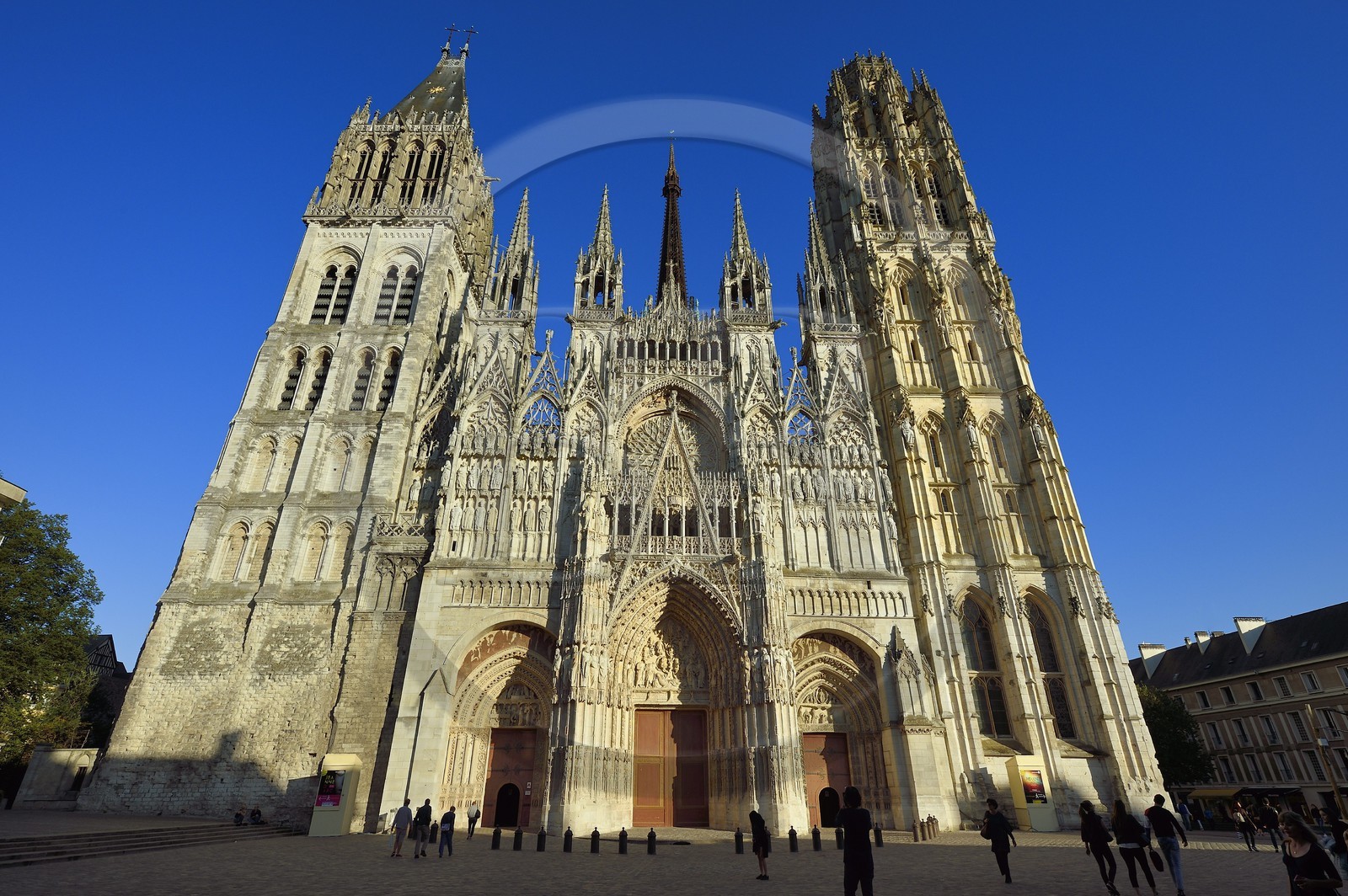 France, Seine-Maritime (76), Rouen, facade sud de la cathédrale Notre-Dame de Rouen