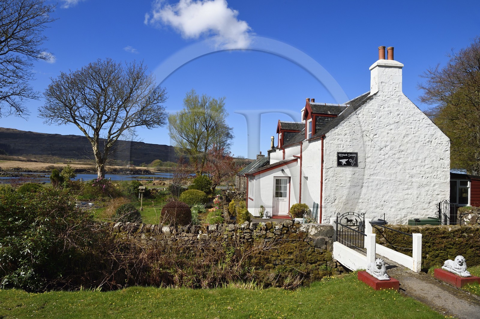 United Kingdom, Scotland, Highland, Inner Hebrides, Isle of Mull, Dervaig, traditional house