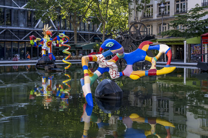 France, Paris, Les Halles Beaubourg district, the Stravinsky fountain by Jean Tinguely and Niki de Saint Phalle