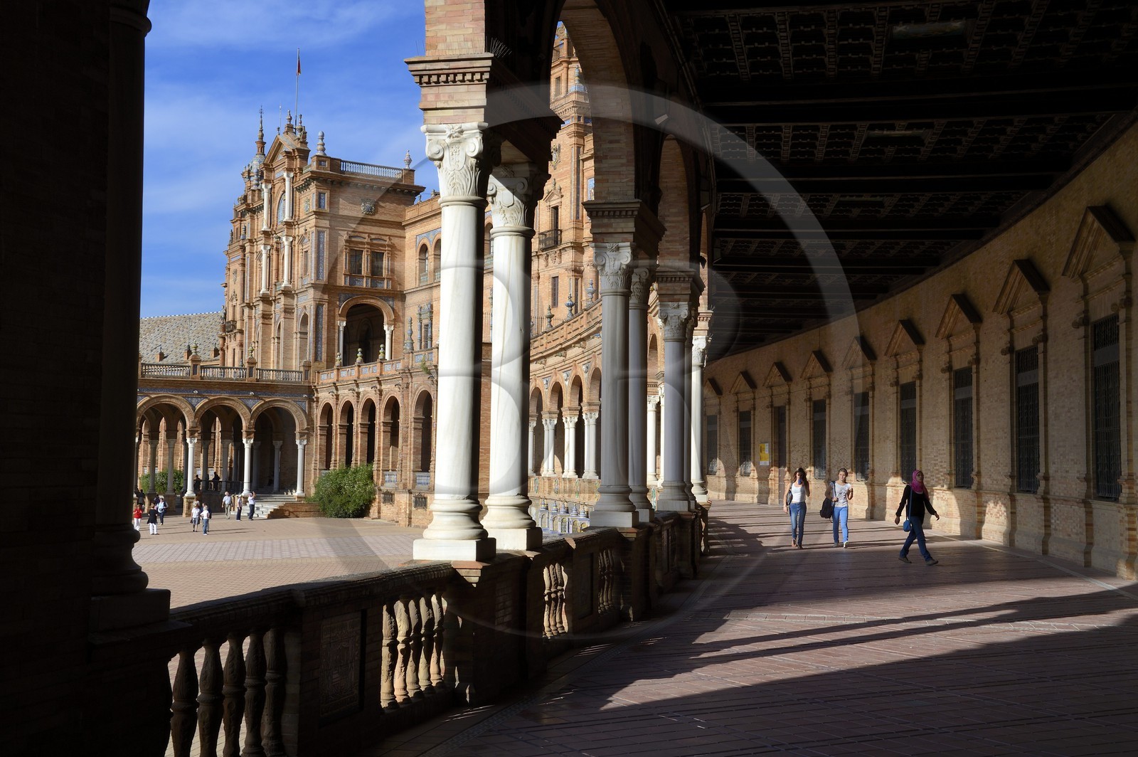 Espagne, Andalousie, Séville, Parque de Maria Luisa, Plaza de Espana (Place d' Espagne) construite pour l'Exposition ibéro-américaine de 1929