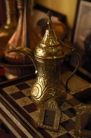 Egypte, Haute Egypte, vallée du Nil, Louxor, le souk, theière