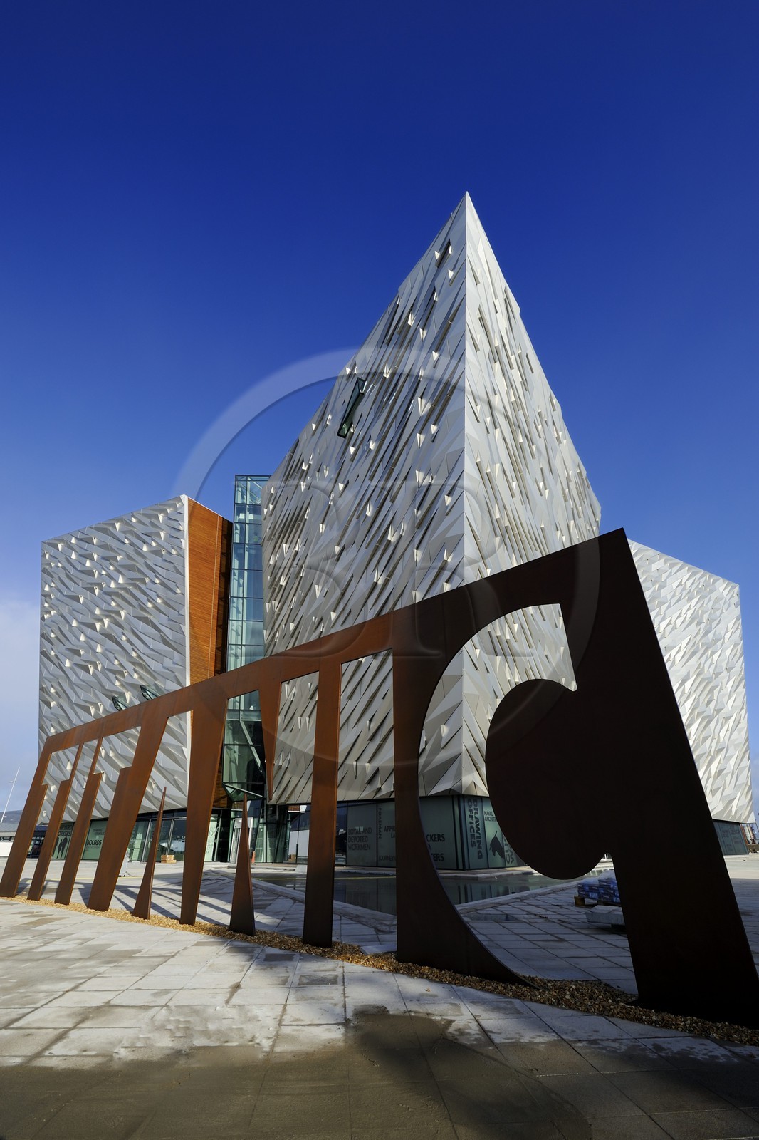 Royaume-Uni, Irlande du Nord, Belfast, quartier des docks de Queen's Island, le centre Titanic Belfast Experience