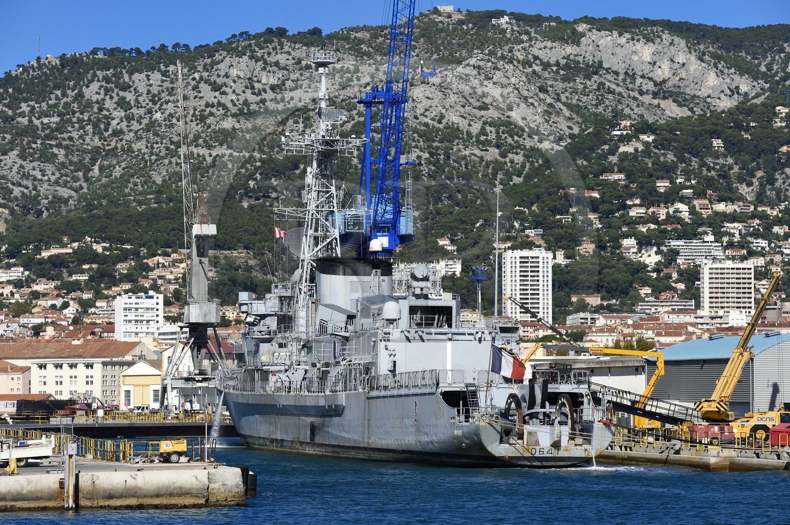 France, Var (83), Toulon, le port militaire (Arsenal), la frégate Dupleix D 641 qui va être désarmée