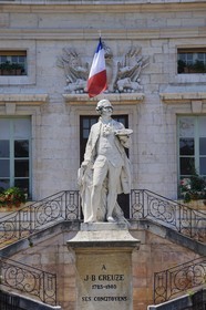 France, Saône et Loire (71), Tournus, statue de J.B.Greuze devant l'Hôtel de ville