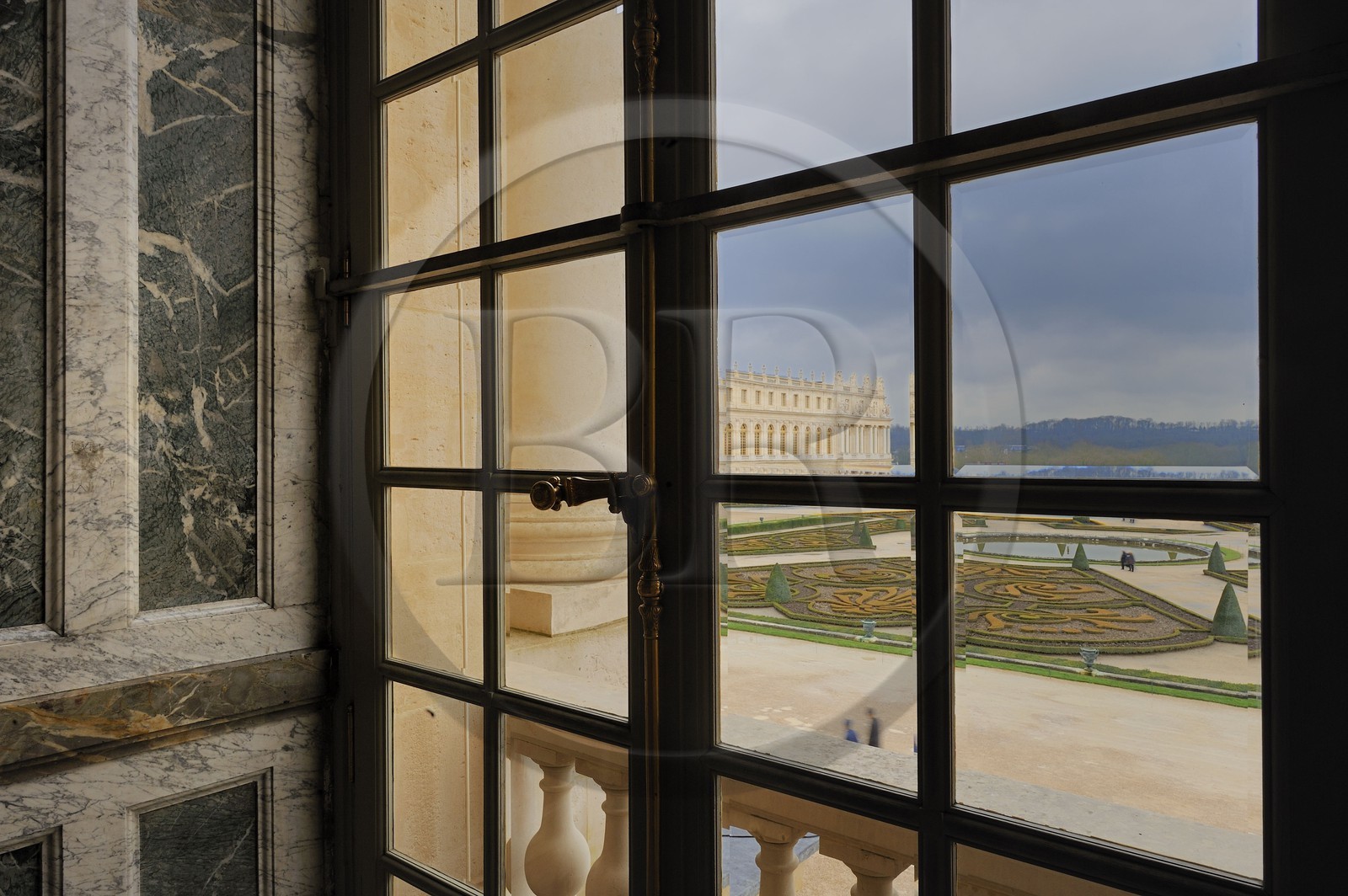 France, Yvelines, Chateau de Versailles, listed as World Heritage by UNESCO, the Midi Wing seen from Les Grands Appartements (State Apartments)