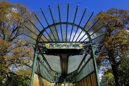 France, Paris (75), station de métro de la Porte Dauphine de style Art Nouveau  par Hector Guimard