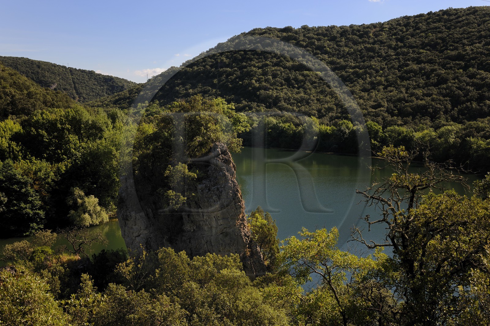 France, Hérault (34), les Gorges de l'Hérault entre Saint-Martin-de-Londres et Saint-Guilhem-le-Désert vers le Causse de la Selle