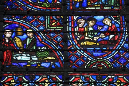 France, Seine-Maritime (76), Rouen, cathédrale Notre-Dame de Rouen, détail de la verrière de Saint Julien l'Hospitalier offert par la corporation des poissonniers qui a inspiré Flaubert