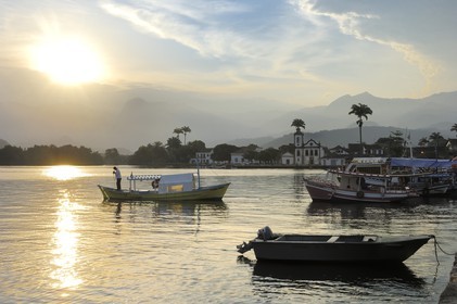 Brazil, Rio de Janeiro State, Costa Verde, Paraty, colonial town founded in 1667 to export gold to Europe, the port and Santa Rita church in the background (Gold Route, Estrada Real)