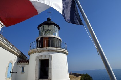 France, Var (83), Iles d'Hyères, Parc national de Port Cros, Ile du Levant, zone militaire, le phare du Titan au Cap du Pauvre Louis