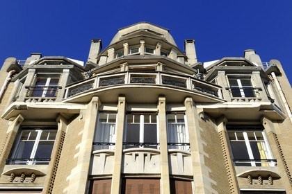 France, Paris (75), immeuble du 18 rue Henri Heine de style Art Nouveau (fin de periode) par Hector Guimard