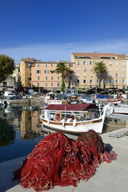 France, Corse-du-Sud (2A), Ajaccio, le port de pêche Tino Rossi  et le quai Napoleon