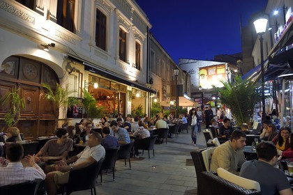 Roumanie, Bucharest, la vie nocturne dans le centre historique, rue Smardan