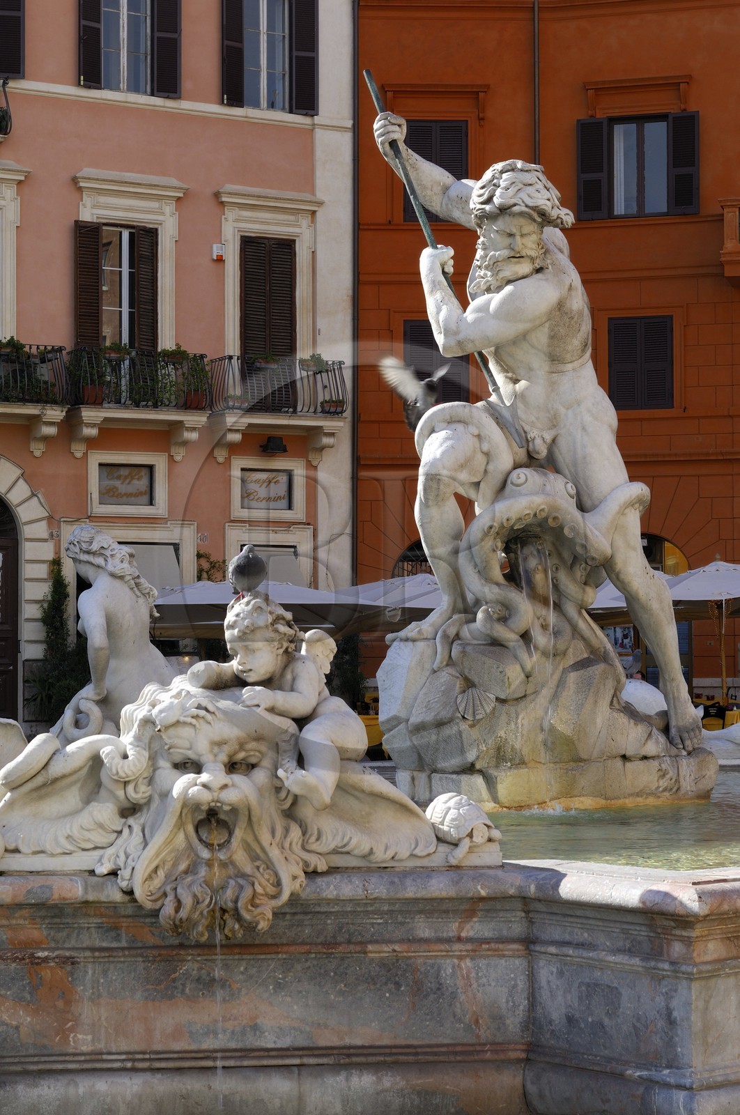 Italie, Latium, Rome, centre historique classé Patrimoine Mondial de l'UNESCO, Piazza Navona, Fontana del Nettuno (fontaine de Neptune) du Bernin