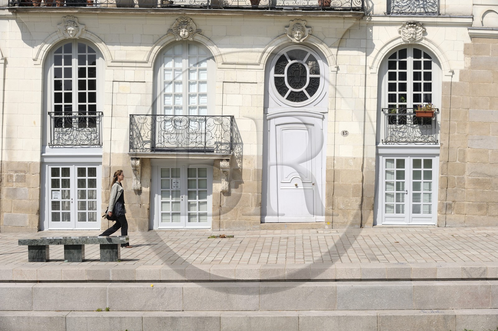 France, Loire-Atlantique (44), Nantes, maison d'armateur quai Turenne sur l'ancienne Ile Feydeau qui penche terriblement témoignant de la difficulté de construction sur le terrain marécageux