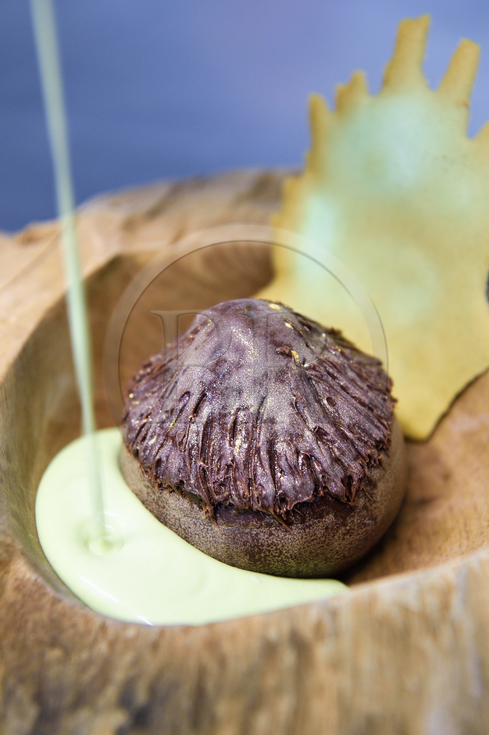 France, Charente (16), Bourg-Charente, restaurant La Ribaudière 1 étoile Michelin, la noisette en trompe l'oeil