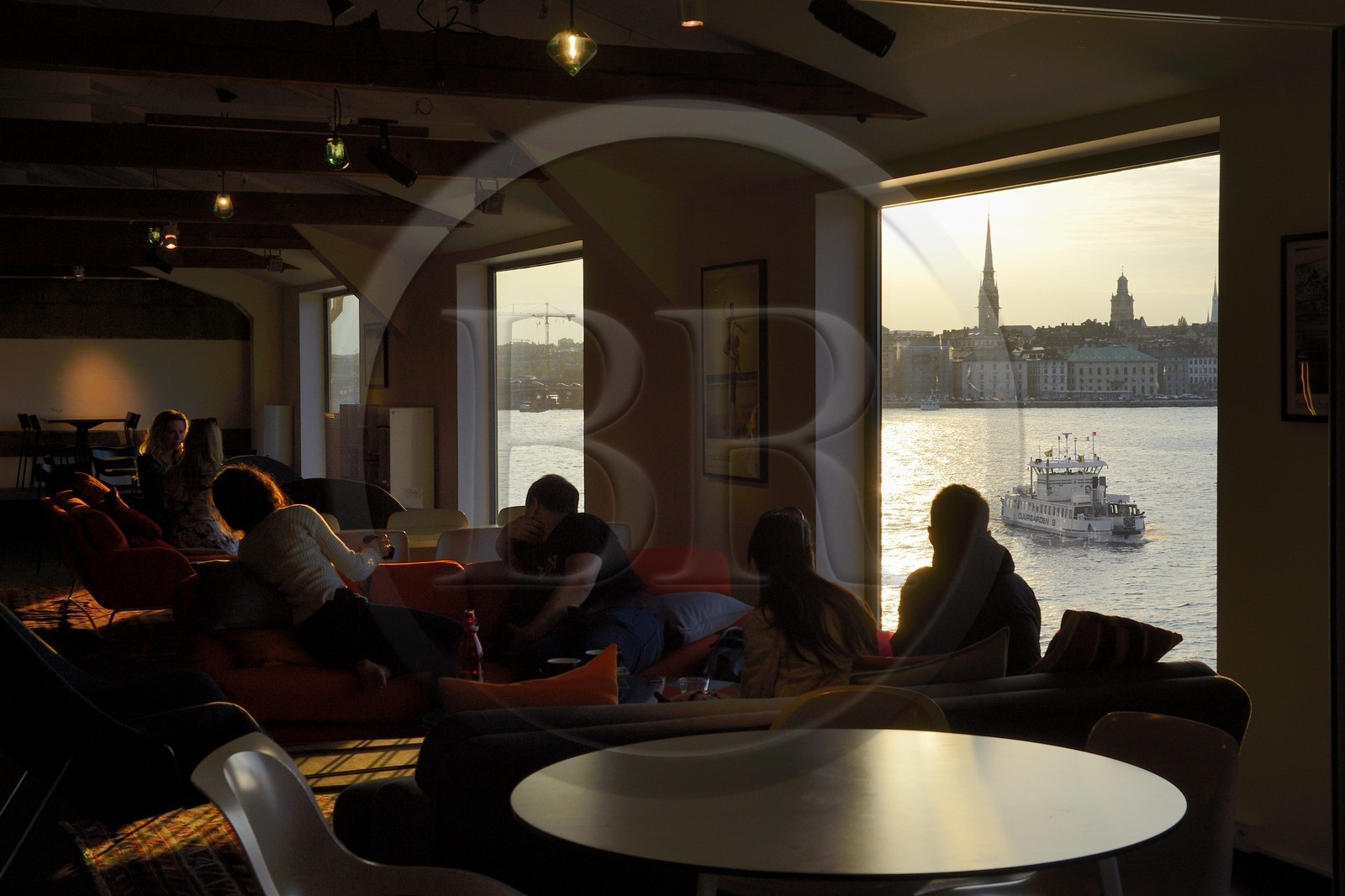 Suède, Stockholm, île de Södermalm, le Musée de la photographie Fotografiska, le bar au dernier étage offre l'une des plus belles vues sur la ville