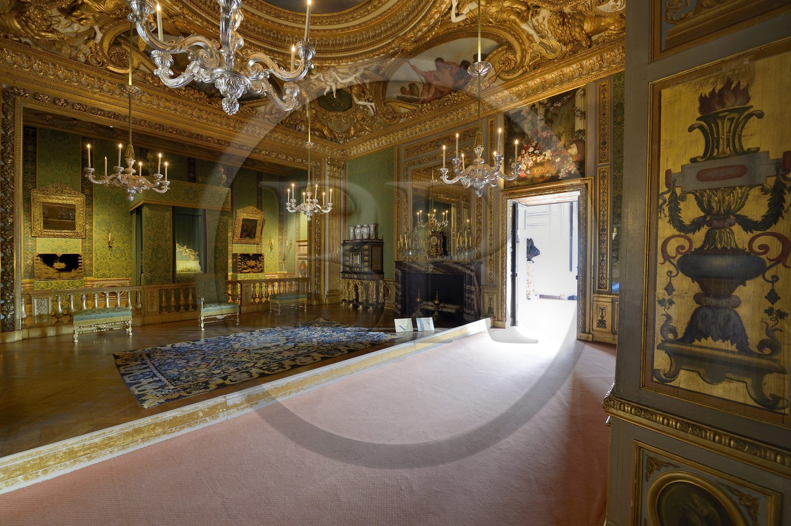 France, Seine-et-Marne (77), Maincy, le château de Vaux-le-Vicomte, la Chambre du Roi, au plafond se trouve une peinture de La Vérité soutenue par le Temps, et dans les lunettes sont représentées des dieux symbolisant le génie de Foucquet