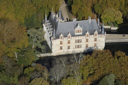 France, Indre-et-Loire (37), Vallée de la Loire classée Patrimoine Mondial de l' UNESCO, château d' Azay-le-Rideau (vue aérienne)