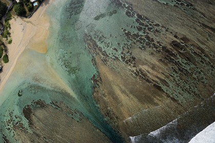 France, île de la Réunion, la Cote Ouest, le lagon de Saint-Gilles-Les-Bains, la Passe de l'Hermitage à l'Ermitage-les-Bains (vue aérienne)