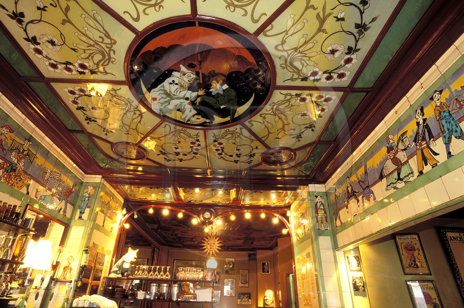 France, Paris (75), le Clown Bar, aux faïences classées de 1919, à côté du Cirque d'Hiver rue Amelot