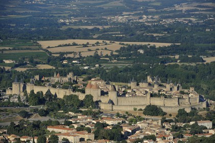 France, Aude (11), Carcassonne, la cité médiévale (vue aérienne)