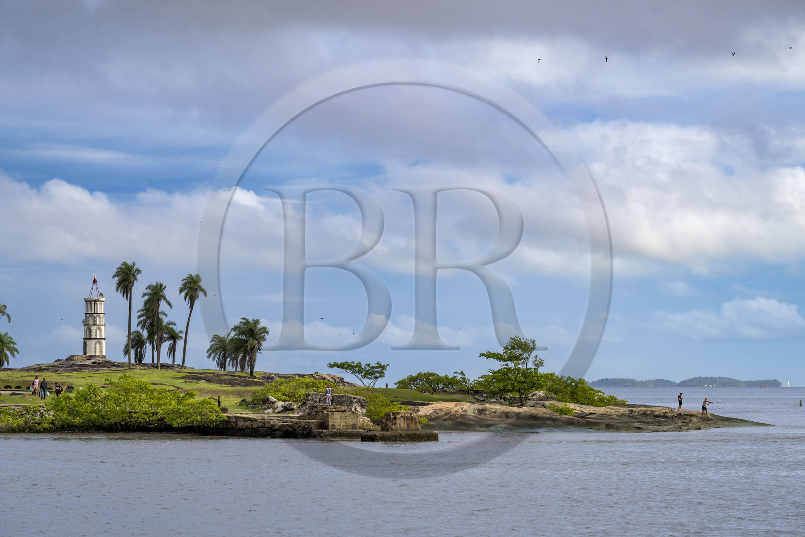 France, Guyane, Kourou, Tour Dreyfus à la Pointe des Roches à l'embouchure du fleuve Kourou
