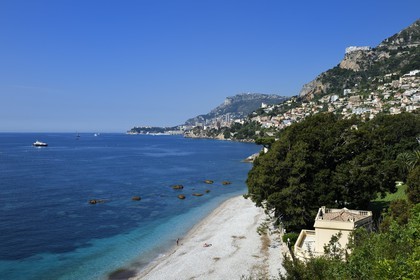 France, Alpes-Maritimes (06), Roquebrune-Cap-Martin, Cap Martin, sentier des douaniers, promenade Le Corbusier, la Principauté de Monaco en arrière plan