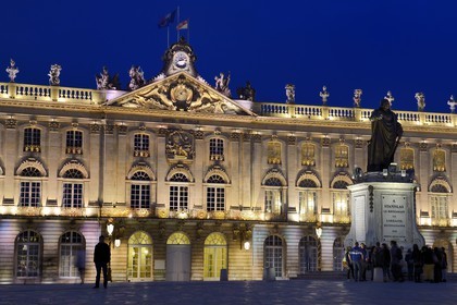France, Meurthe-et-Moselle (54), Nancy, place Stanislas (ancienne Place Royale) construite par Stanislas Leszczynski, roi de Pologne et dernier duc de Lorraine au XVIIIe siècle, classée Patrimoine Mondial de l'UNESCO, l'Hotel de ville