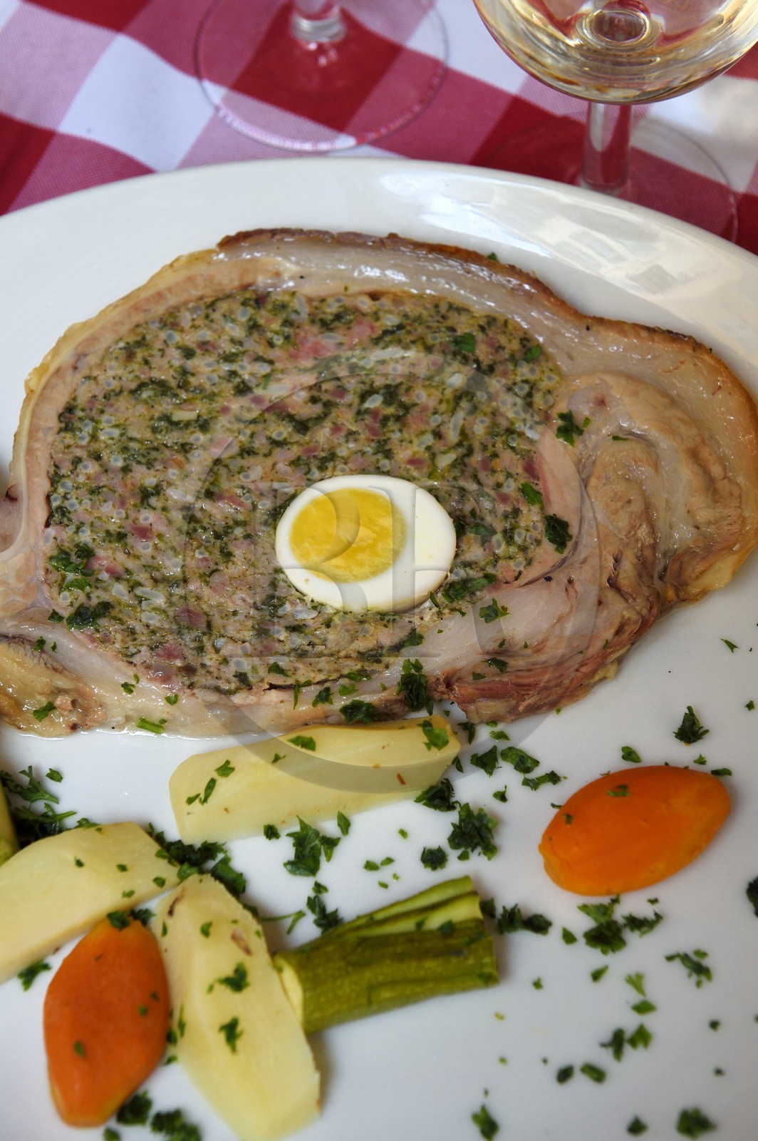 France, Alpes-Maritimes, Nice, Old Town, Escalinada restaurant, lou piech, stuffed veal bag
