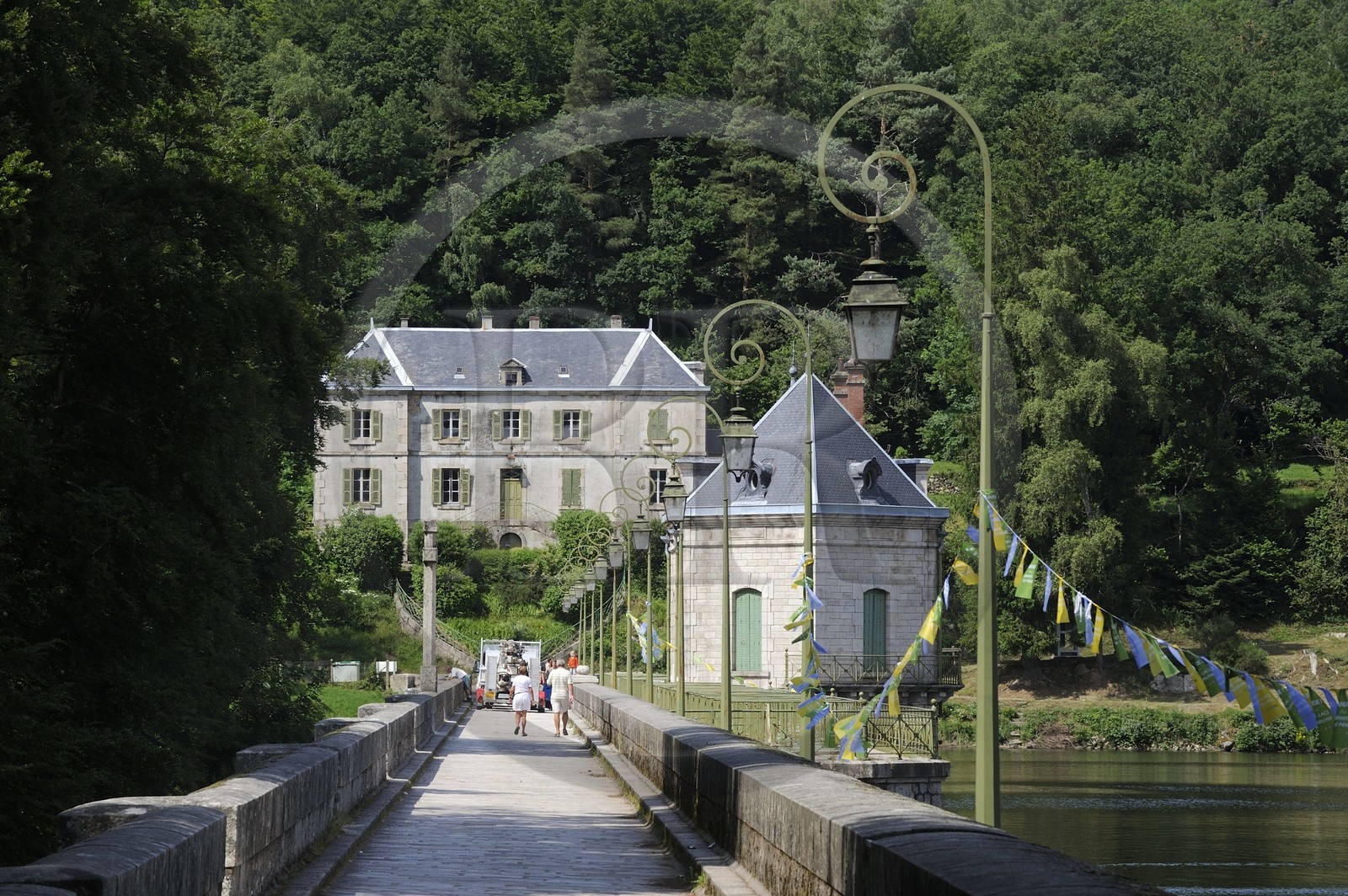 France, Nièvre (58), lac des Settons, le barrage