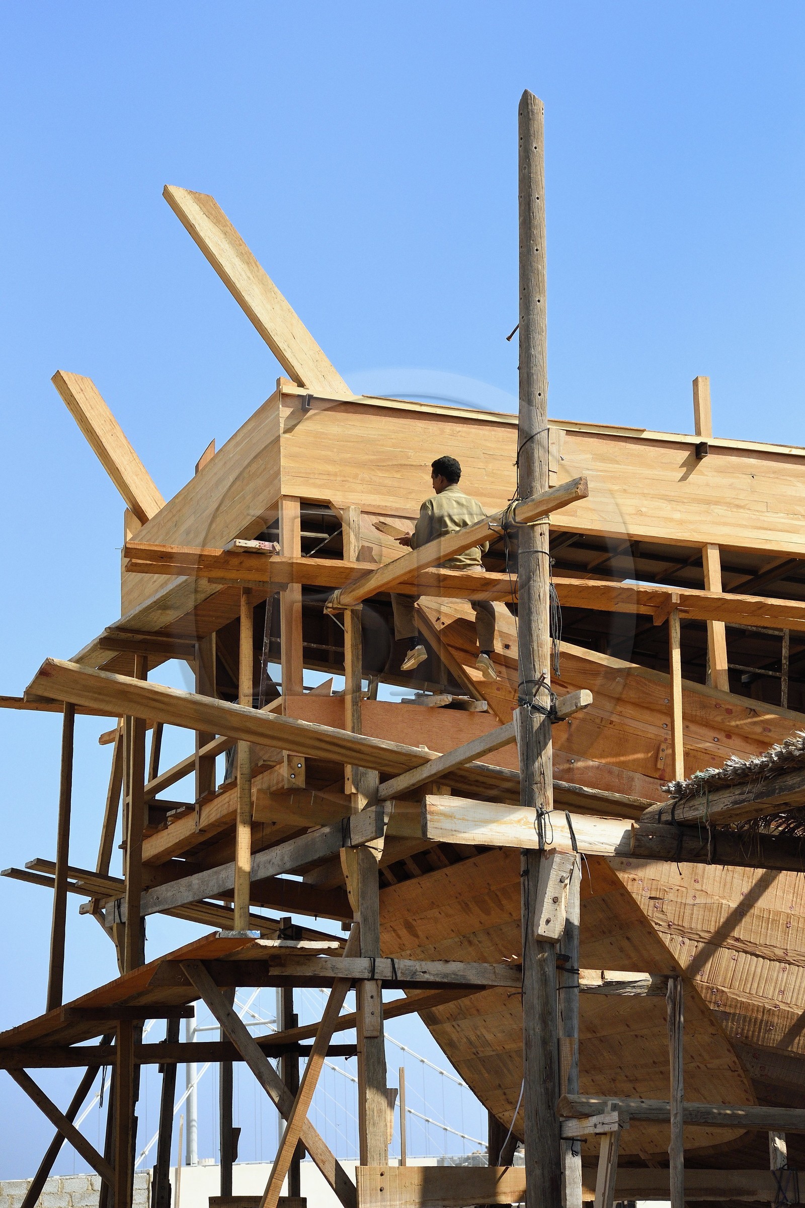 Sultanat d'Oman, gouvernorat de Ash Sharqiyah du Sud, ville et port de Sour, chantiers navals artisanaux de construction de boutres (dhows)