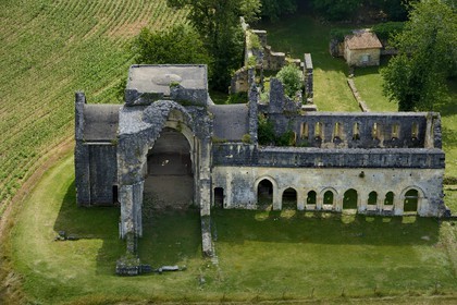 France, Dordogne (24), Périgord Vert, abbaye cistercienne de Boschaud du 12ème siècle qui dépendait de l'abbaye de Clairvaux (vue aérienne)