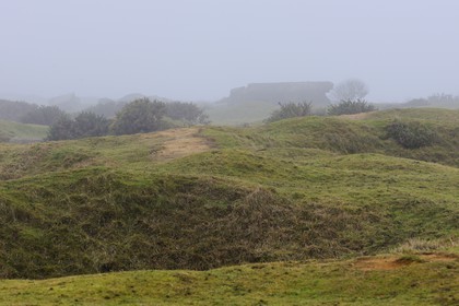 France, Calvados (14), Grandcamp-Maisy, blockhaus de la Pointe du Hoc