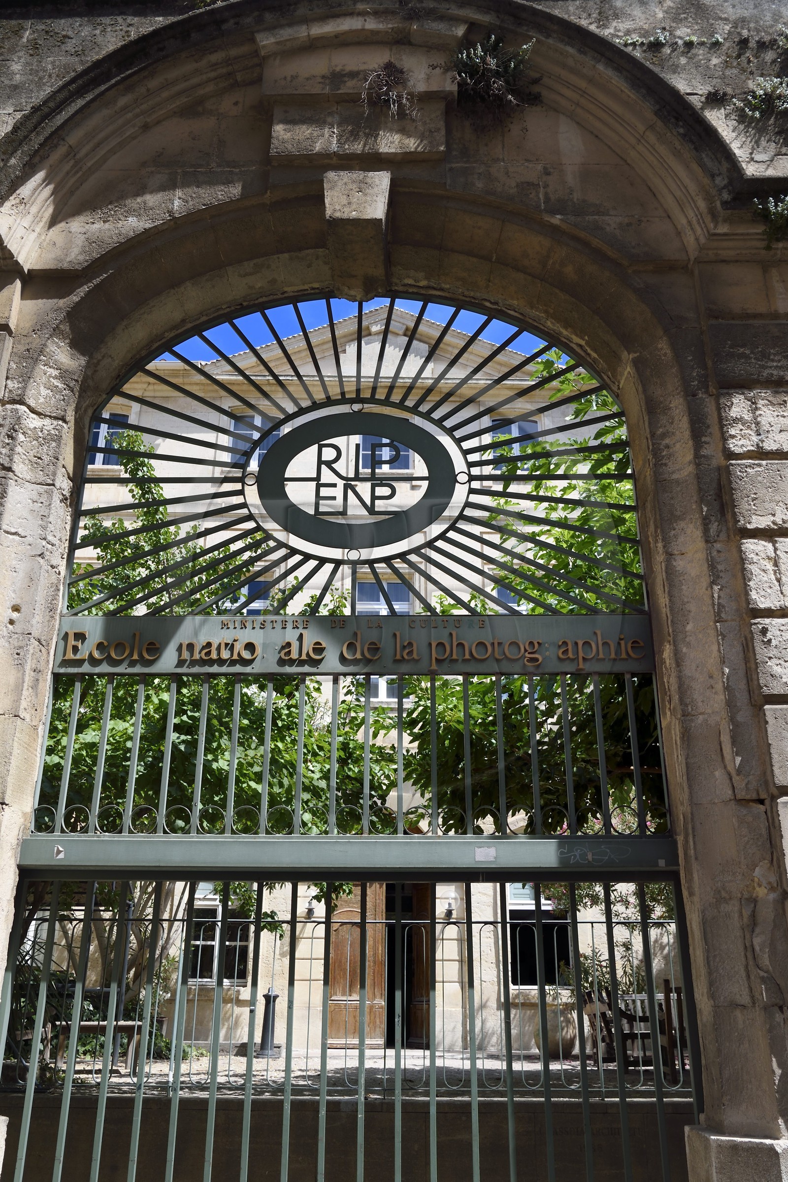 France, Bouches-du-Rhône (13), Arles, École nationale supérieure de la photographie (ENSP) installée dans un ancien hotel particulier du XVIIIe siècle, l'Hotel Quiqueran de Beaujeu