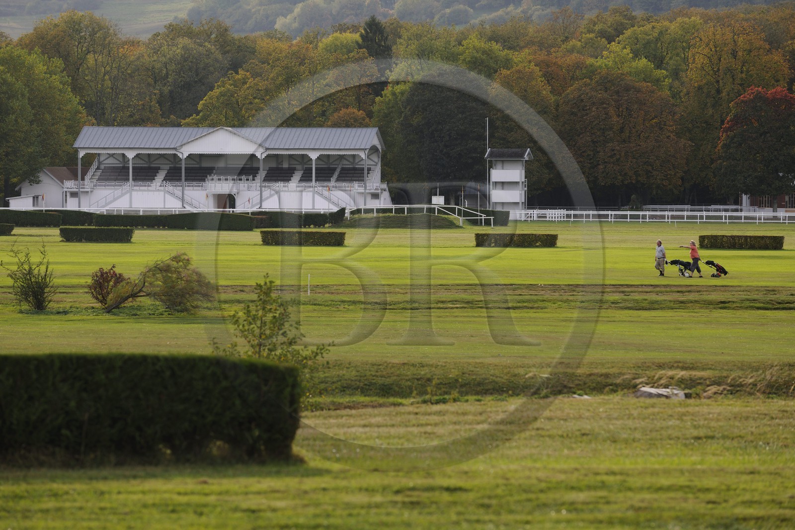 France, Vosges (88), Station thermale de Vittel, le golf traverse le champs de course
